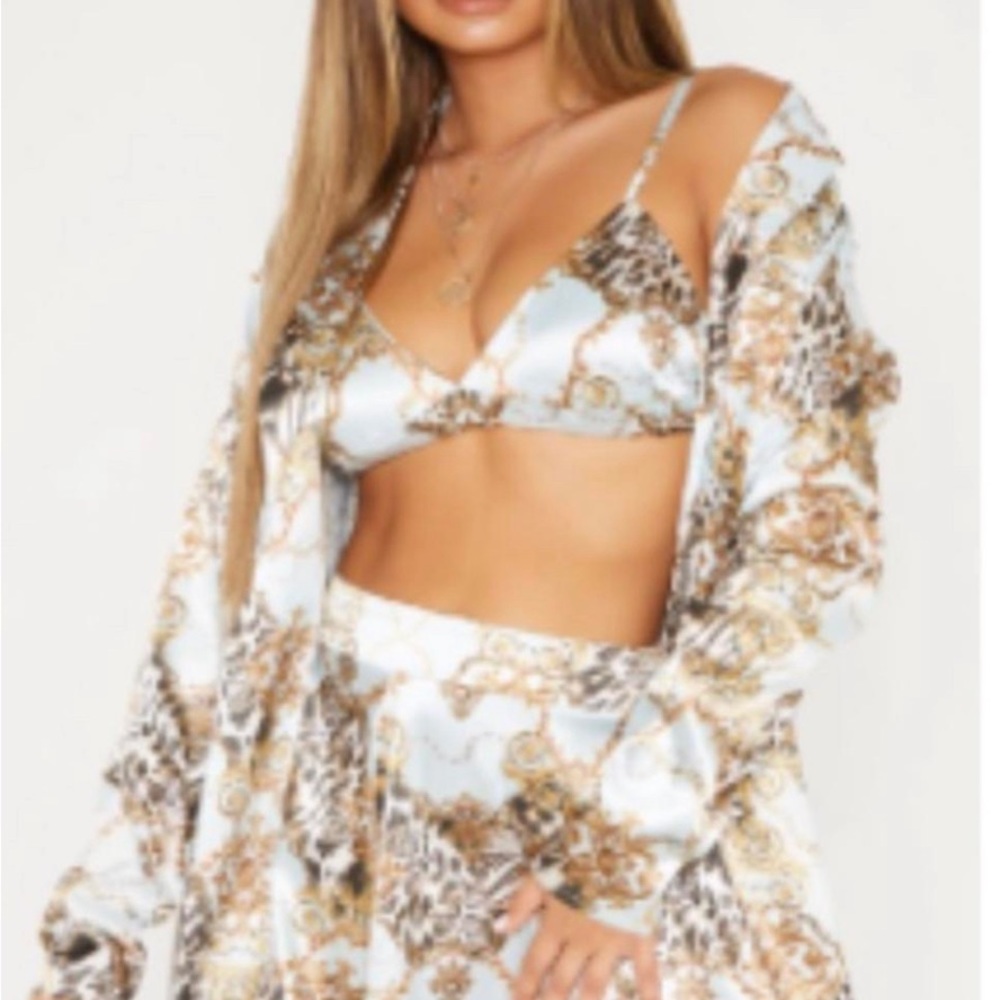 Viral Satin Blue Chain Print Set Blazer Shorts Bralette